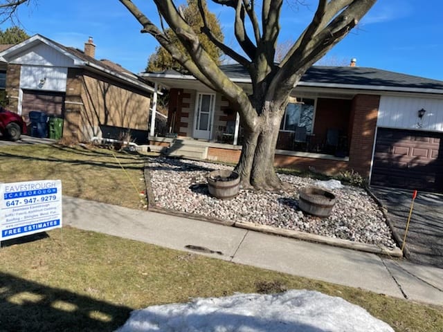 Eavestrough Scarborough job site with free estimates sign
